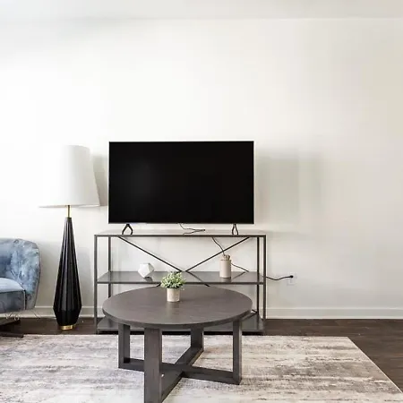 Landing Modern Apartment With Amazing Amenities